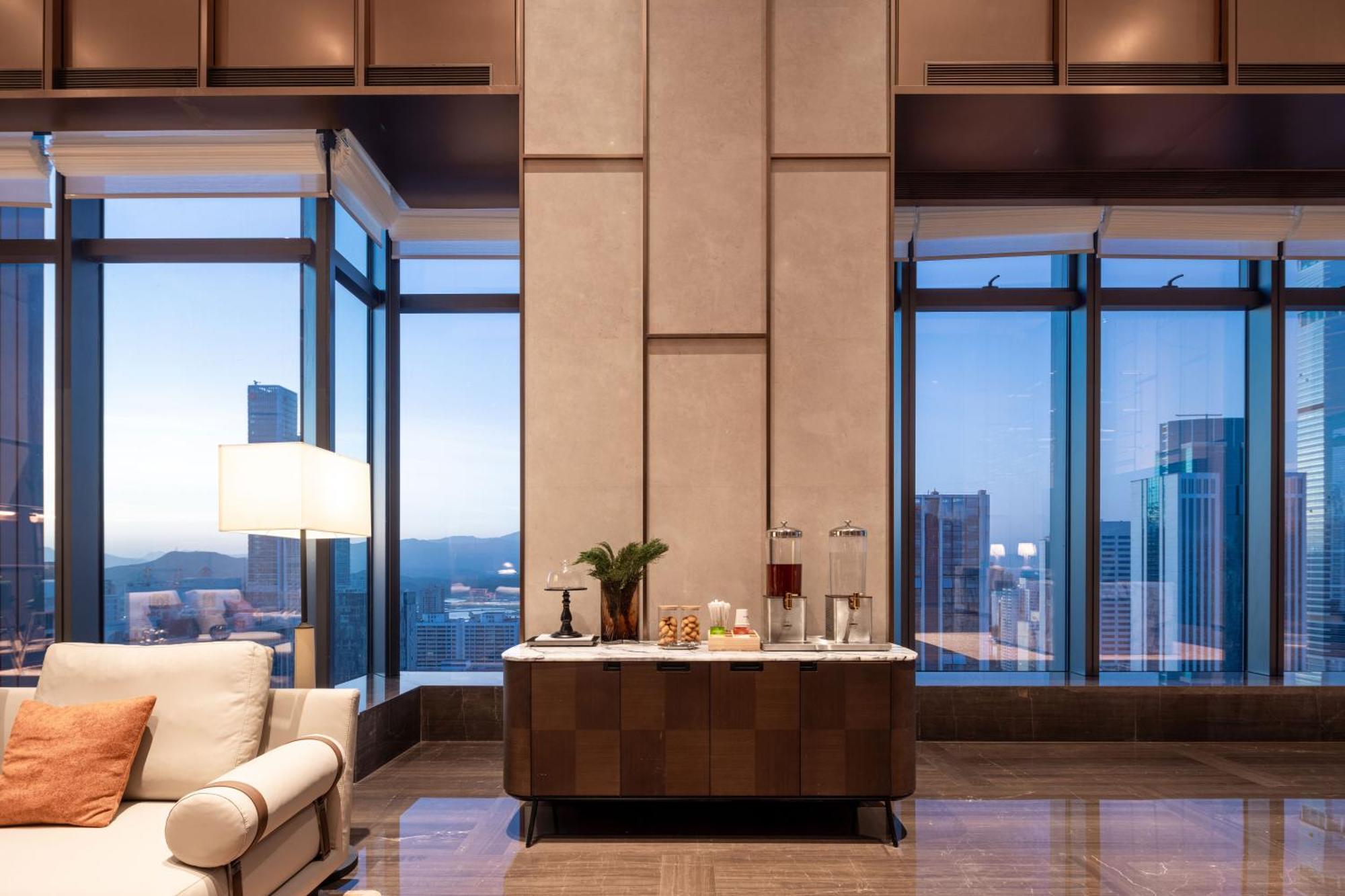 Hampton By Hilton Shenzhen Futian Huaqiangbei Hotel Екстериор снимка